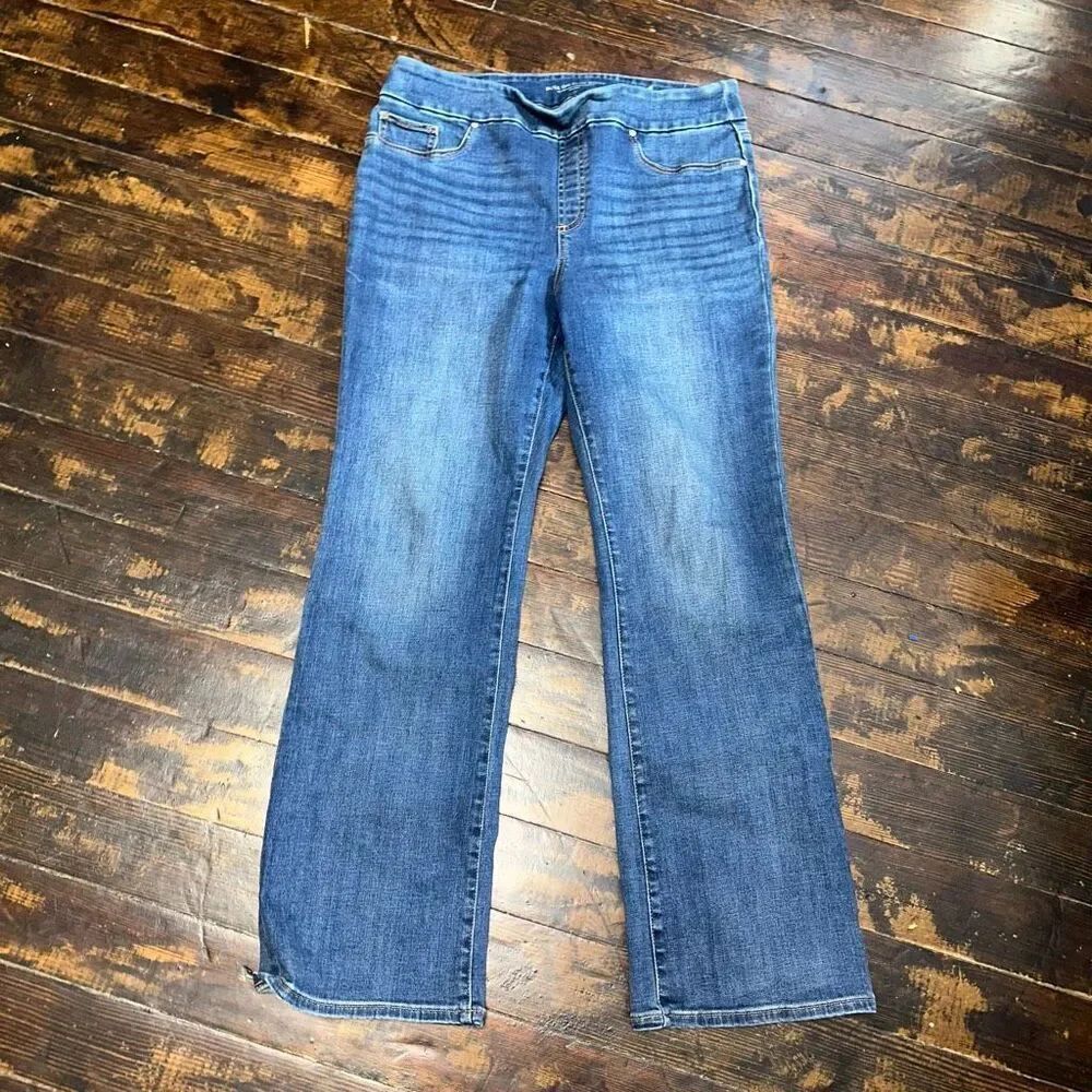 Chico’s Perfect stretch slim boot size 1/10 pull on jeans